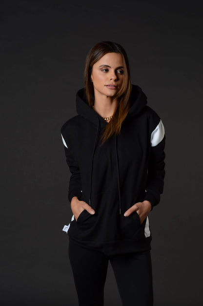 Hoodie negra minimalista Young God Mexico