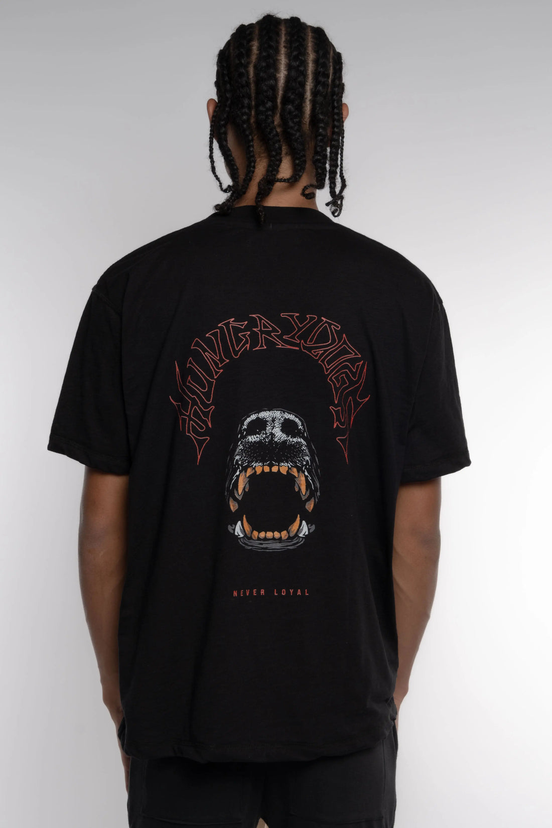 Playera negra doberman Young God Mexico