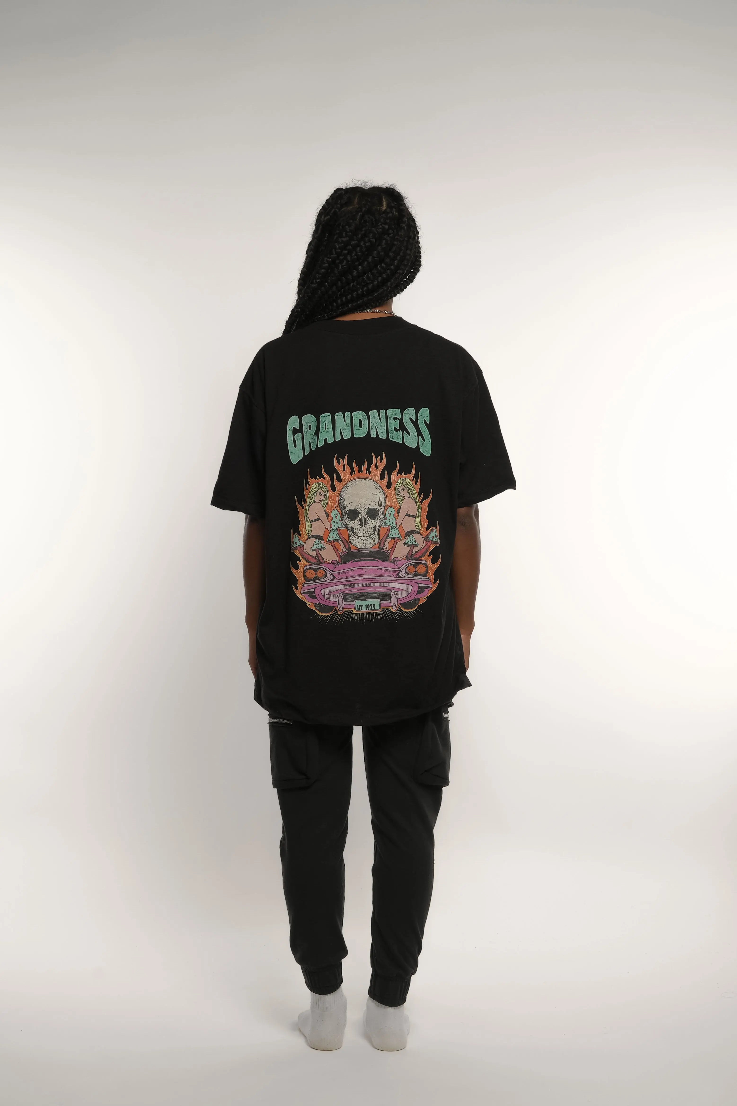 Playera negra grandness Young God Mexico